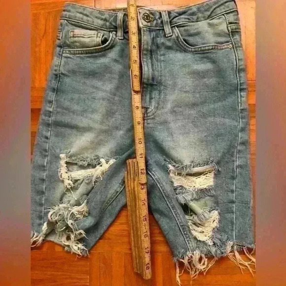 FOREVER 21 #highwaistedshorts #distressedshorts women 24 - Picture 3 of 5